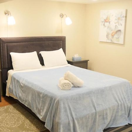 טורונטו Richview Gardens Apartment מראה חיצוני תמונה